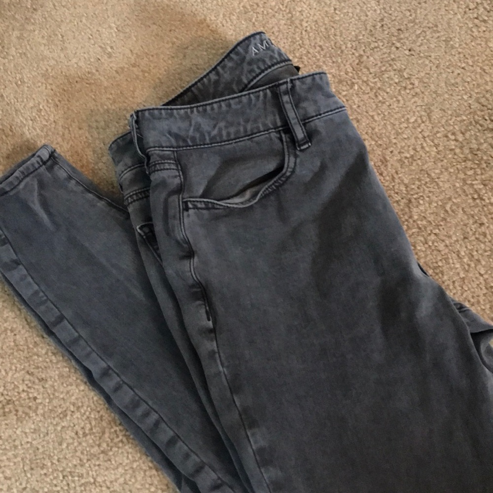 American Eagle jogging Jeans. Size 6. Black/gray